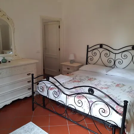 Santa Croce At Valeria's Apartment